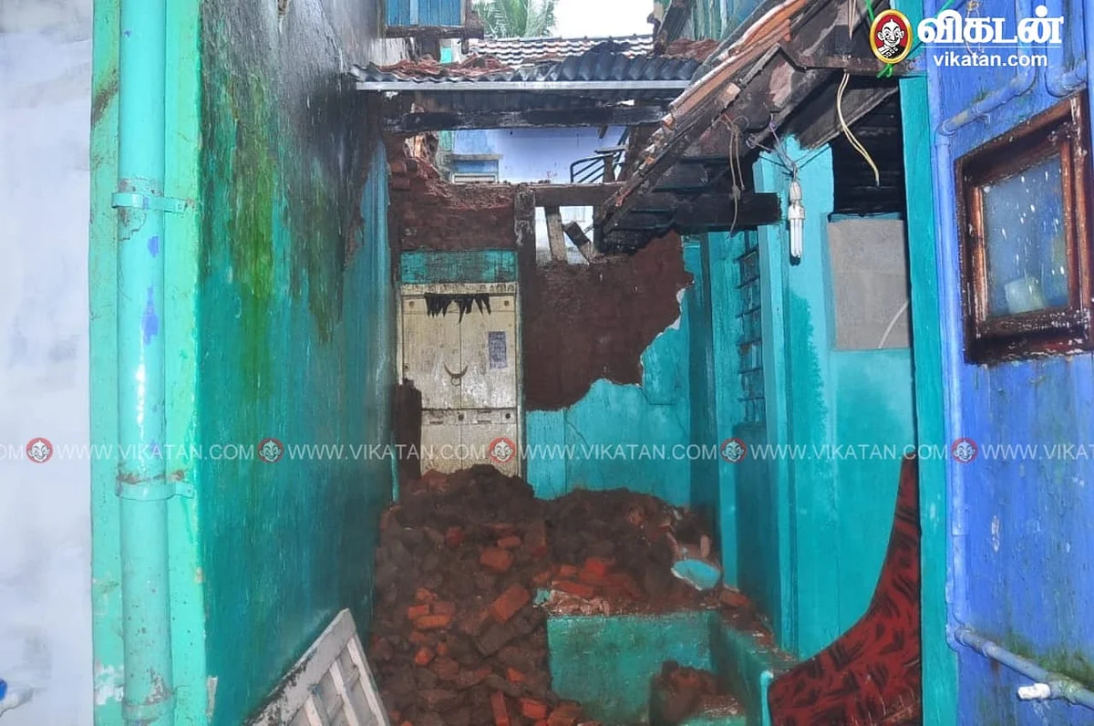 கன்னியாகுமரி: சாலைகளில் ஓடிய வெள்ளம்; மேலும் 2 நாள்கள் கனமழை! -வீடு வீடாக எச்சரிக்கும் போலீஸார் 4 IMG 20211113 WA0055 Tamil News Spot