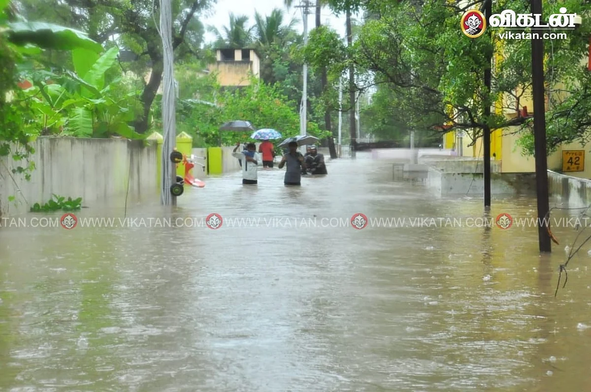 கன்னியாகுமரி: சாலைகளில் ஓடிய வெள்ளம்; மேலும் 2 நாள்கள் கனமழை! -வீடு வீடாக எச்சரிக்கும் போலீஸார் 3 IMG 20211113 WA0054 Tamil News Spot