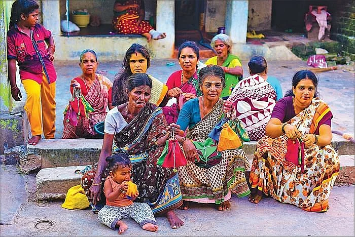 குடுகுடுப்பைக்காரர்கள் பற்றிய ஆனந்த விகடன் வீடியோ;களத்தில் அதிகாரிகள் தீருமா மூன்று தலைமுறை பிரச்னை? 4 vikatan 2021 12 fe501c59 770b 4f4b 8b96 8825a5c884fe vikatan 2021 10 4eb1781b ae19 489e b22f 7f44536 Tamil News Spot