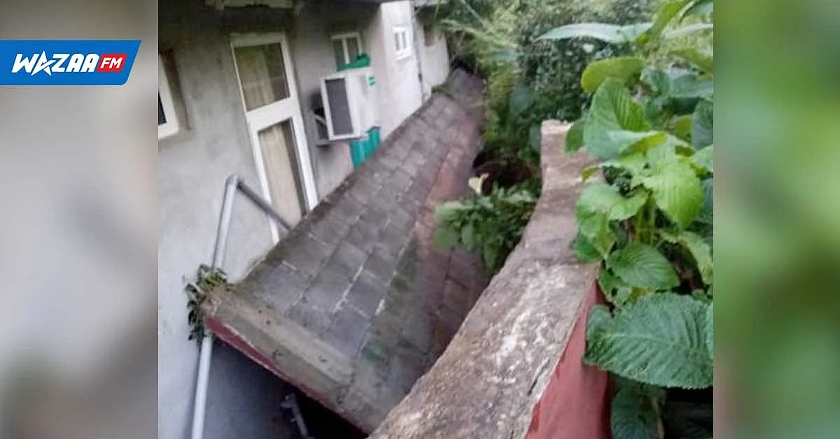 Fortes pluies : un mur en béton s’effondre chez la famille Minnotte à Vallée des Prêtres – l’aide d’un JCB sollicité