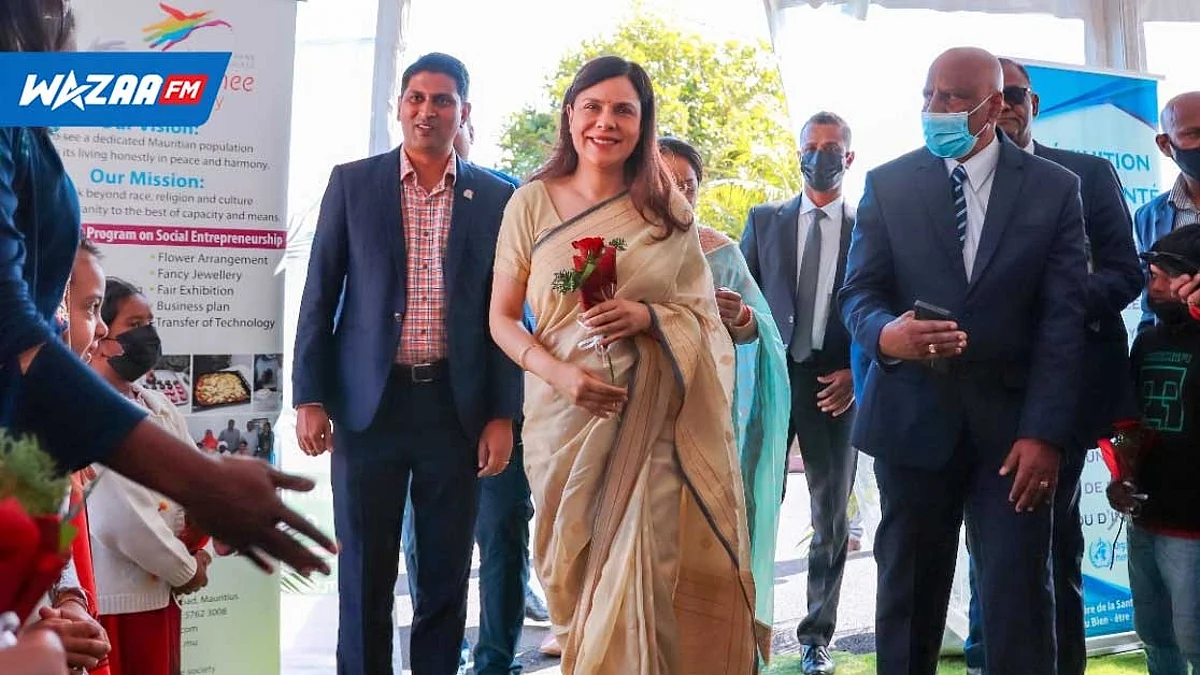 l'épouse du Premier ministre, Kobita Jugnauth.