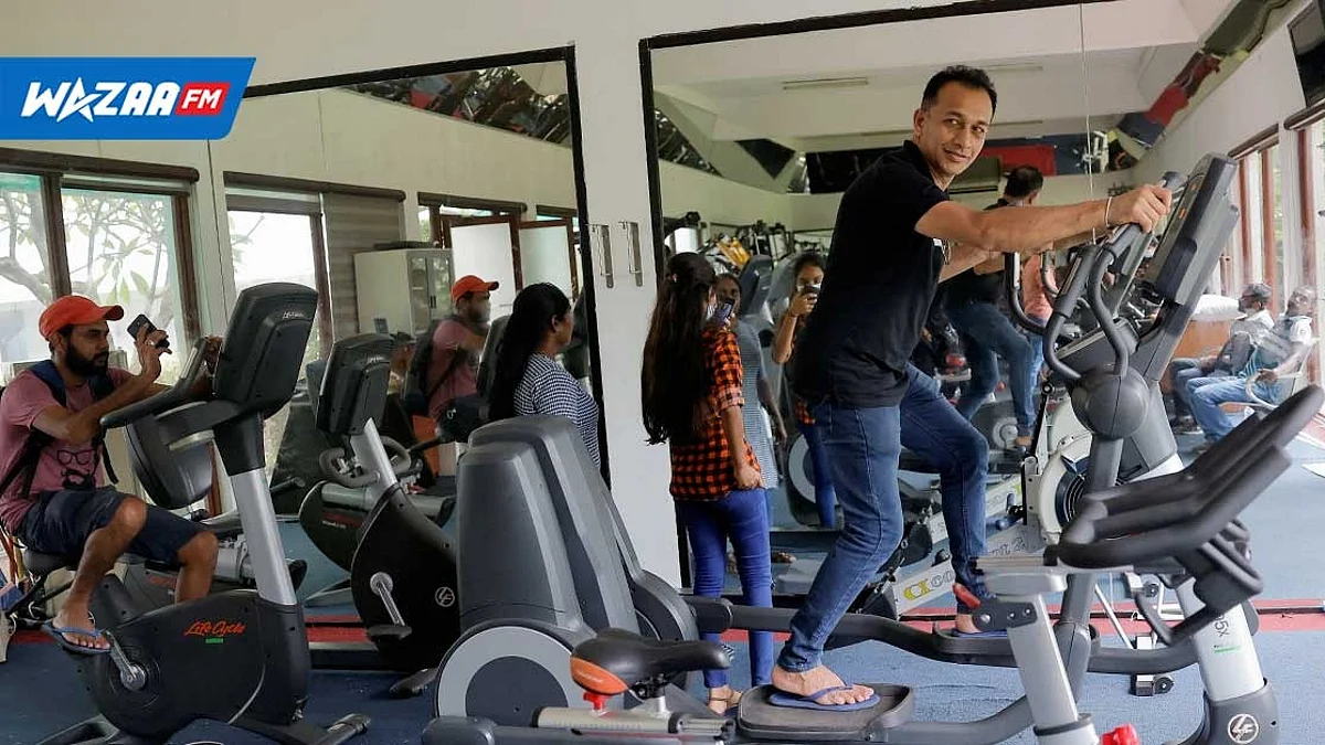 Sri Lanka: les manifestants se font des currys, utilisent la salle de gym et matent la télé après avoir envahi le Palais