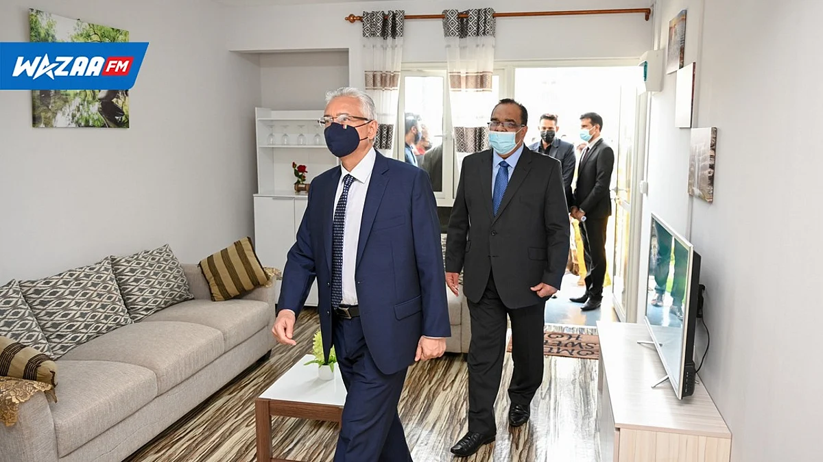 Projet de 12 000 maisons : visite guidée pour Pravind Jugnauth sur le site de Coromandel