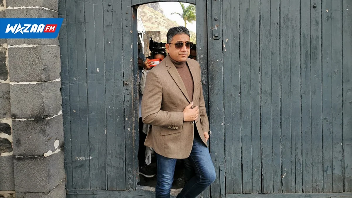 Interrogatoire de Sherry Singh : Me Glover se dit surpris "qu'un citoyen ait eu le droit d'utiliser certains documents"