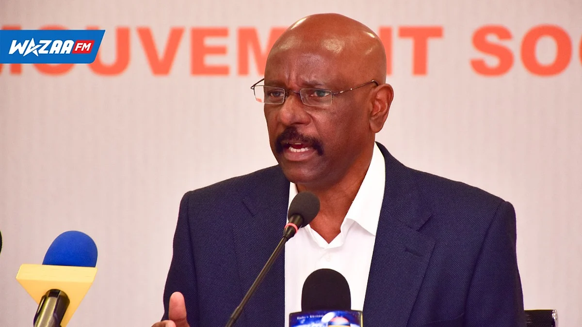 Joe Lesjongard à Navin Ramgoolam : "Zame noun dimann lalians! To pe rever?"