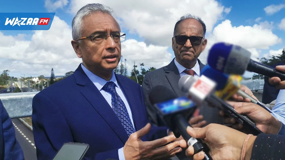 Pravind Jugnauth face à la presse, mardi matin, à Palmerstone, Phoenix.