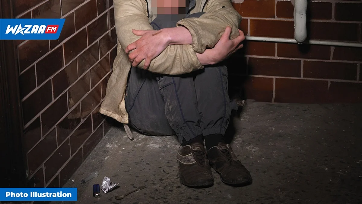 Il se droguait dans des toilettes : l’électricien ne savait pas que des policiers le surveillaient