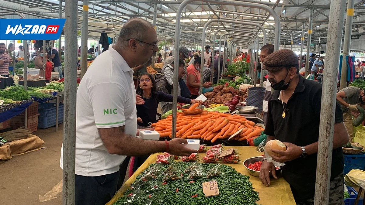 Divali : la NIC distribue des gâteaux au marché de Quatre-Bornes ce samedi