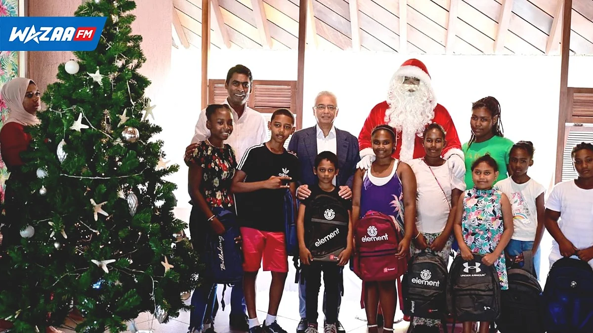 Noël : le Premier ministre partage un repas avec des enfants vulnérables