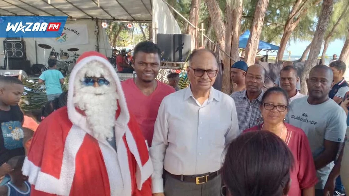 Circonscription no.14 : distribution de cadeaux à plus de 5000 enfants par Alan Ganoo