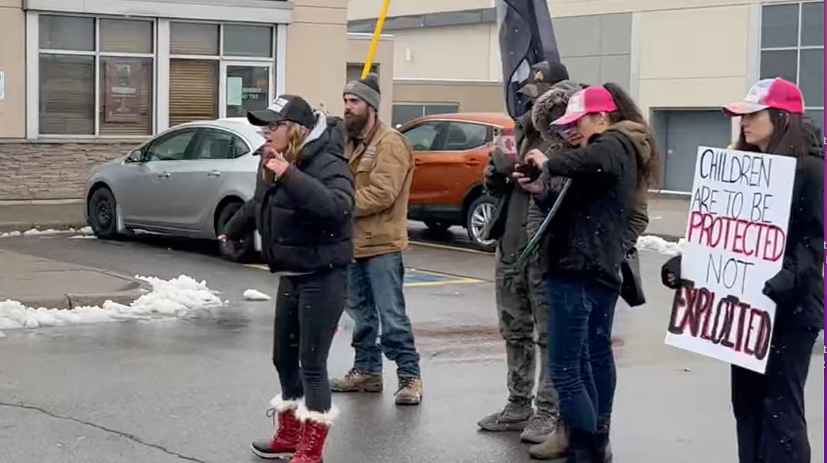 WATCH Protestors feud outside Hamilton Boston Pizza holding all ages
