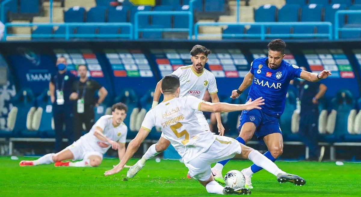 مباراة الهلال والفتح