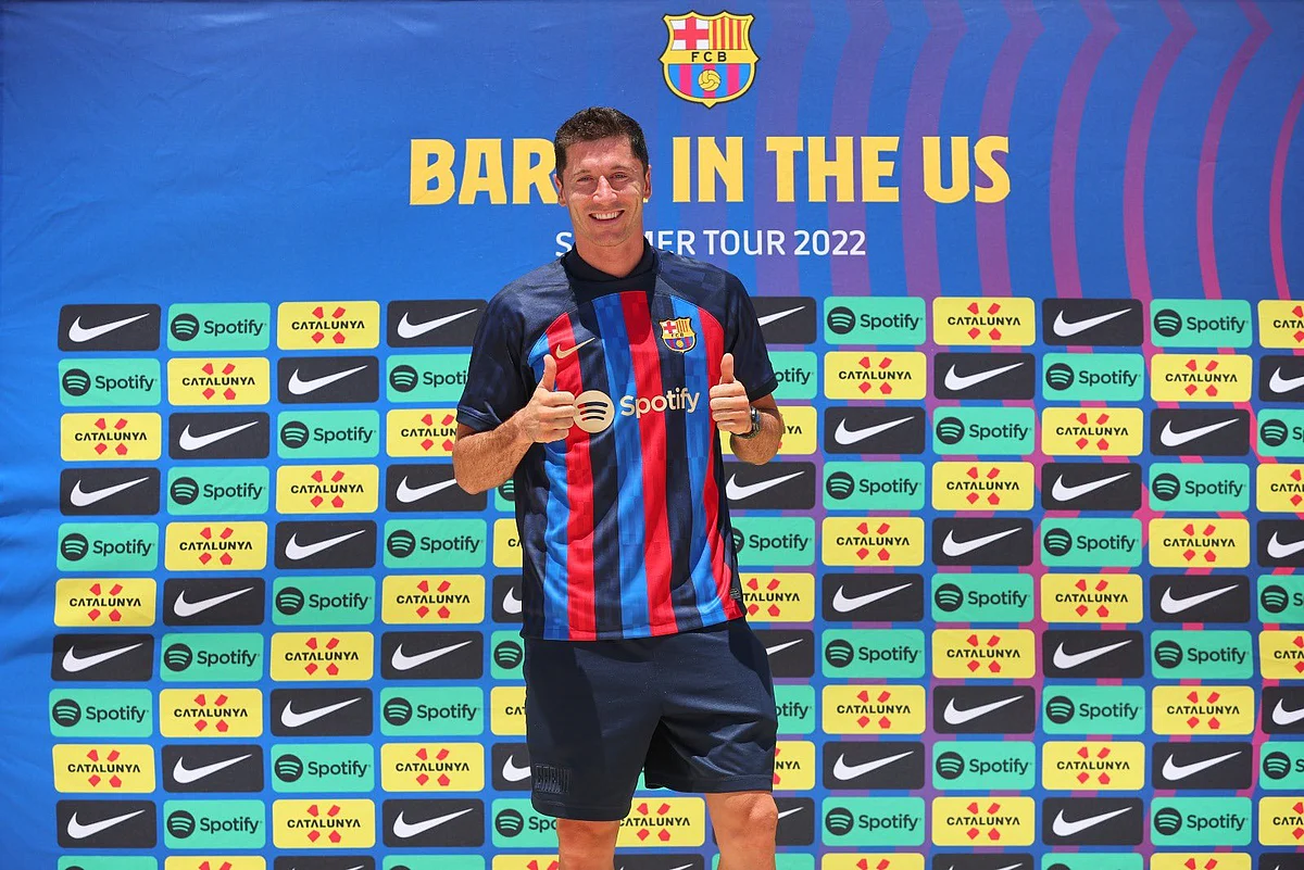 قائمة أسماء و أرقام لاعبي برشلونة لموسم 2022/23