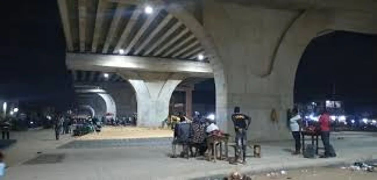 Beggars, hoodlums take over Pen Cinema Bridge two months after completion