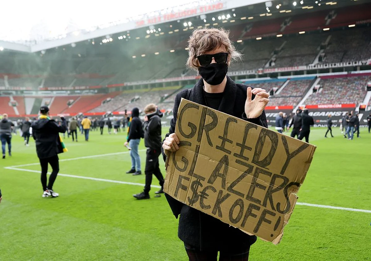 (VIDEO) #GlazersOut: Man Utd players invade Old Trafford ahead of Liverpool clash