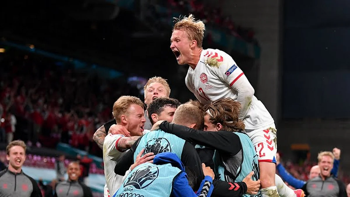 Eriksen’s Denmark beat Russia 4-1 to qualify for last 16