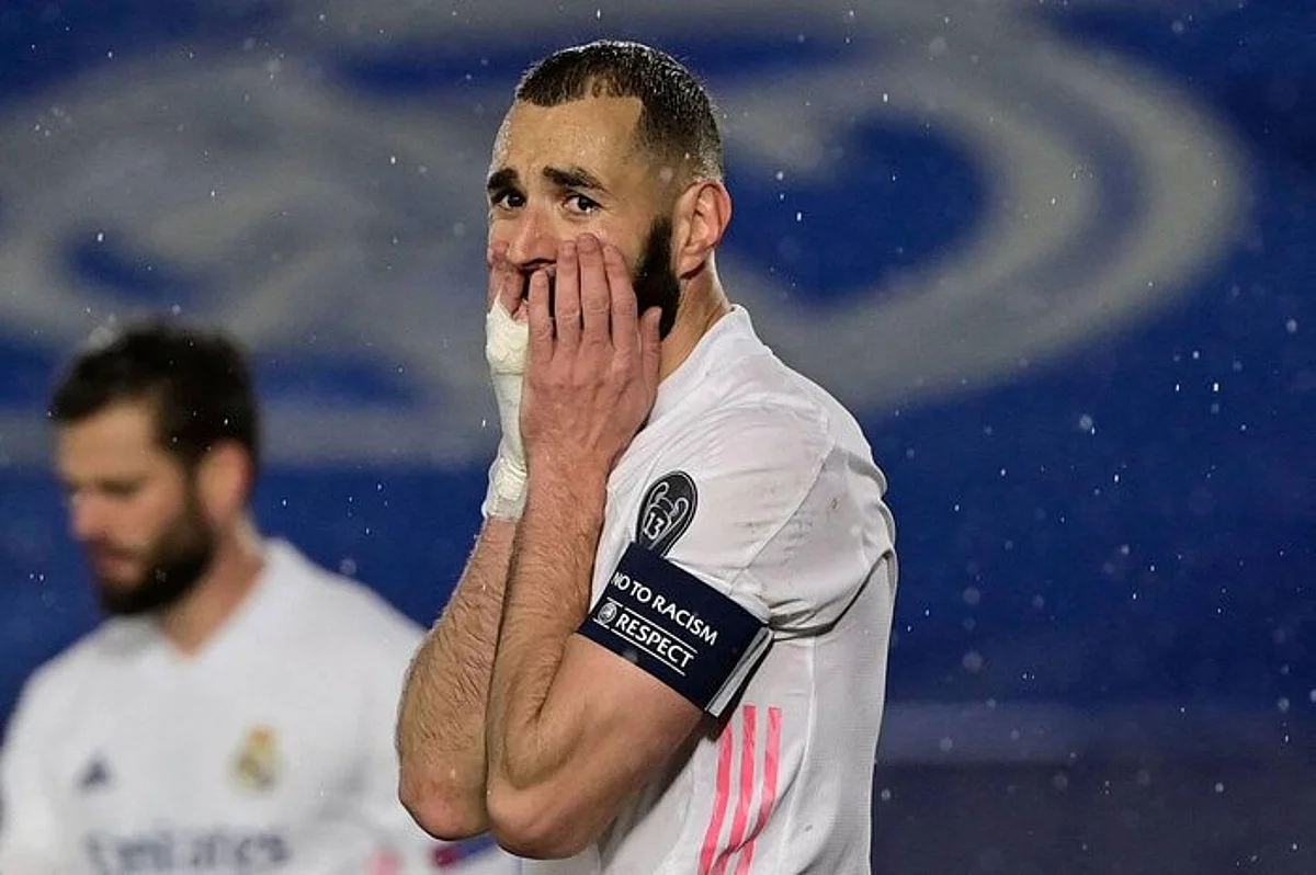 Real Madrid's Benzema tests positive for COVID-19