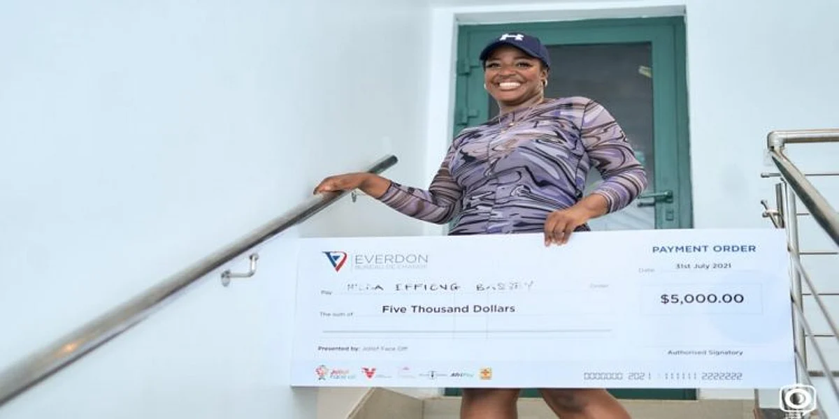 Nigerian chef beats Ghanaian in ‘Jollof Faceoff’ contest, clinches $5000 prize money
