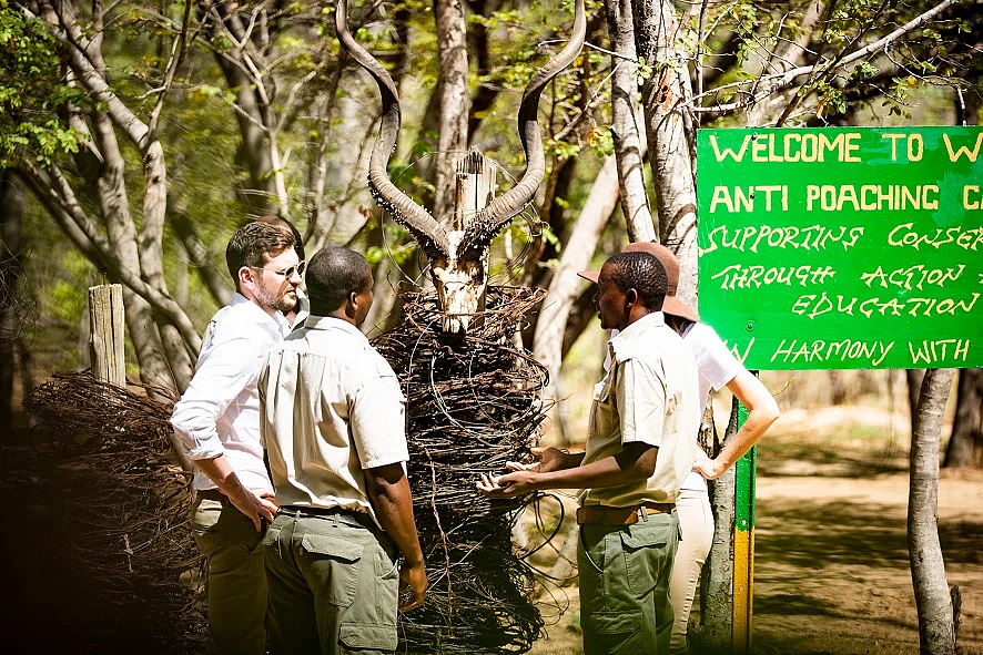 Wilderness guests with SAPU rangers - Linkwasha