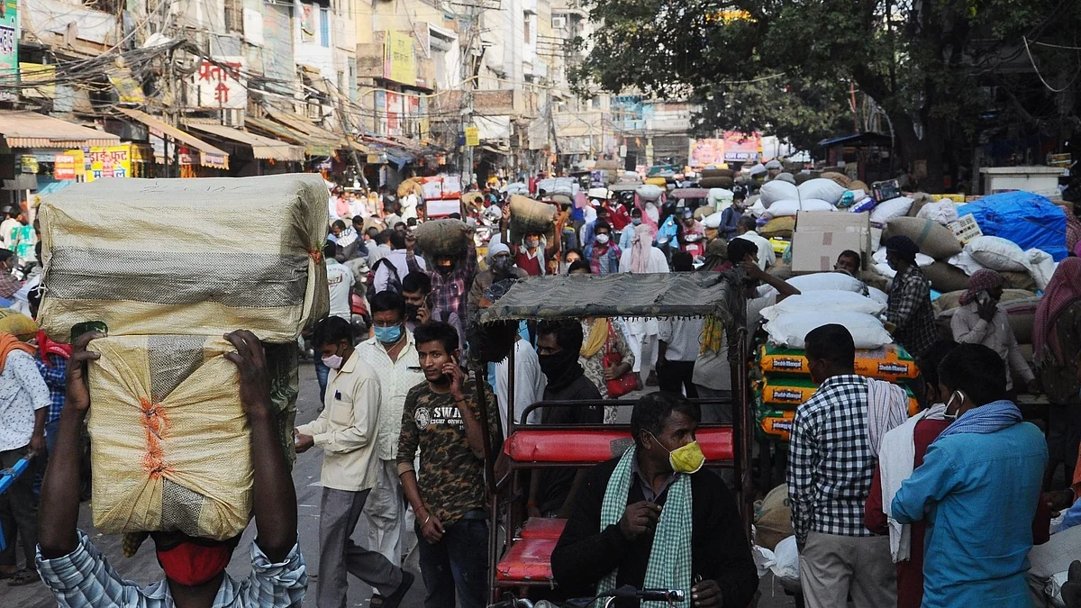 Corona का लौटता आतंक? संक्रमितों के मिल रहे 'झुण्ड', अहमदाबाद में रात का कर्फ्यू, पूरा विश्व अलर्ट mode में