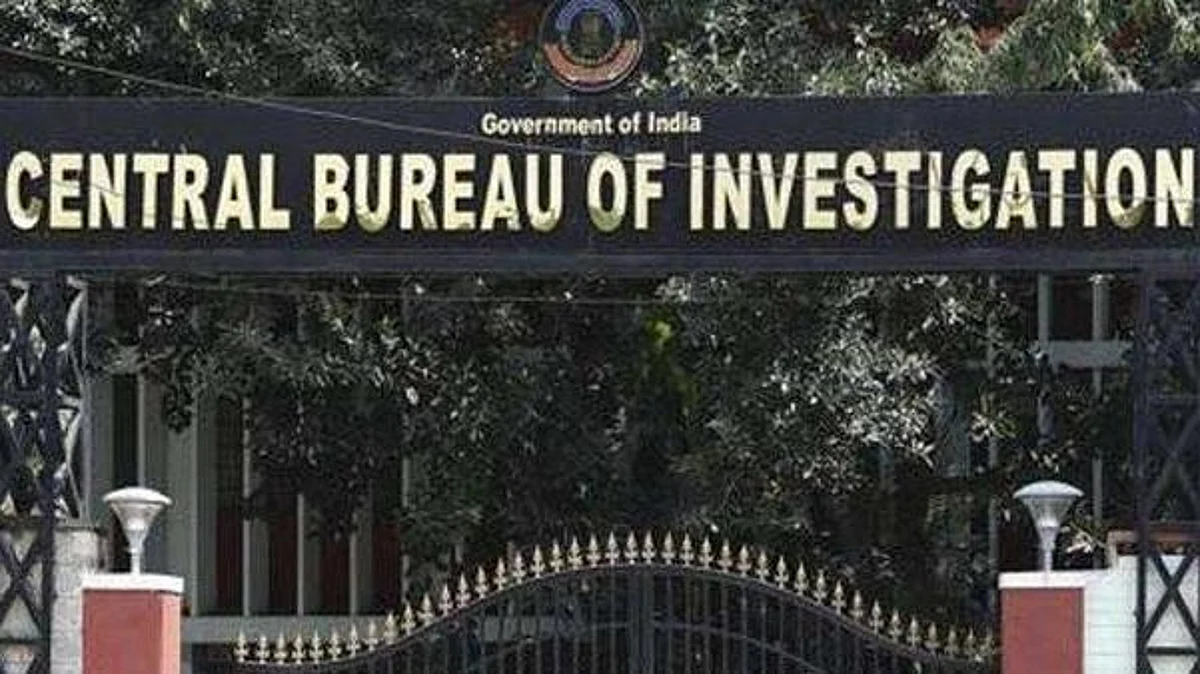 सीबीआई ने बिहार, तामिलनाड़ु, केरल में कई स्थानों पर मारे छापे ,1 करोड़ नकद बरामद