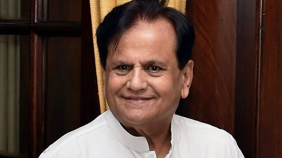 वरिष्ठ कांग्रेस नेता अहमद पटेल का निधन, एक महीना पहले हुए थे कोरोना पॉजिटिव