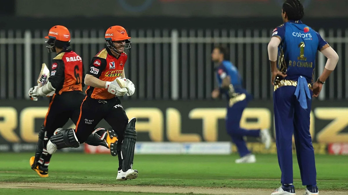 IPL-13: नंबर वन टीम को हरा सनराइजर्स हैदराबाद पहुँचा प्लेऑफ में, मुंबई इंडियंस को 10 विकेट से हराया