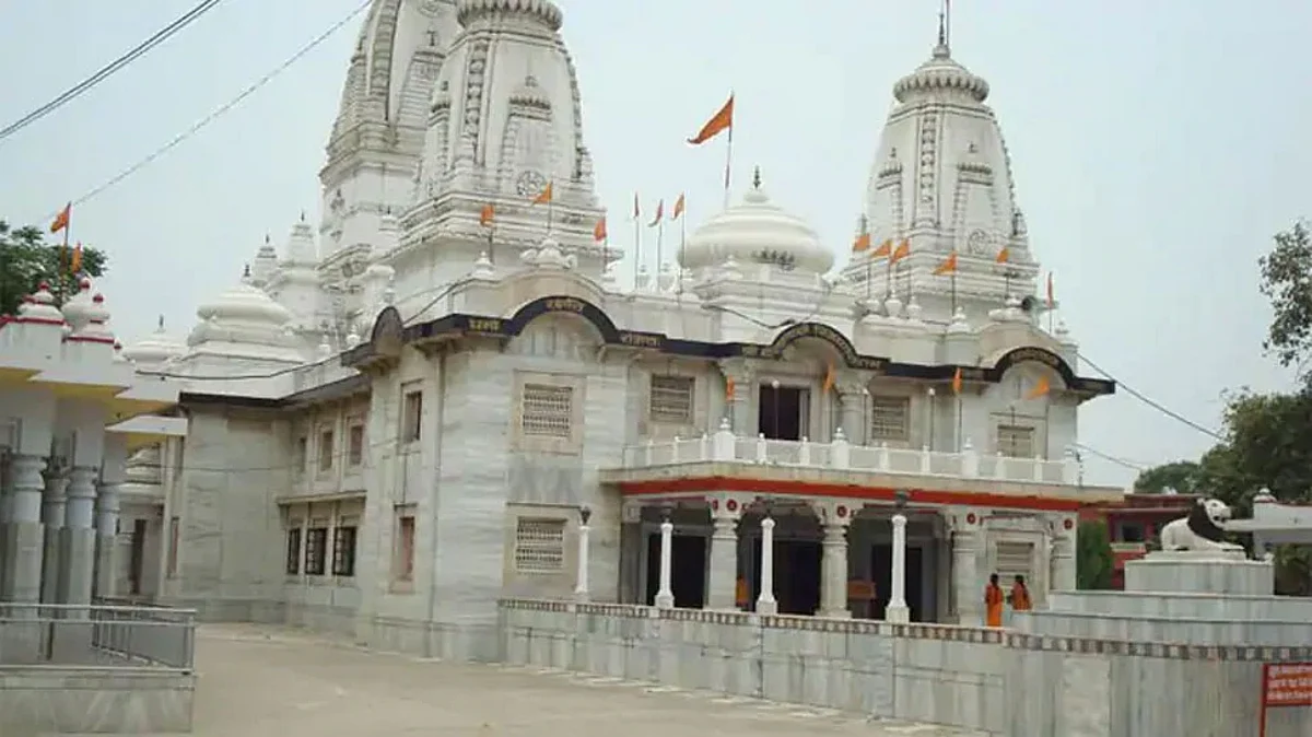 सदियों पुरानी है गोरखनाथ मंदिर में खिचड़ी चढ़ाने की परंपरा