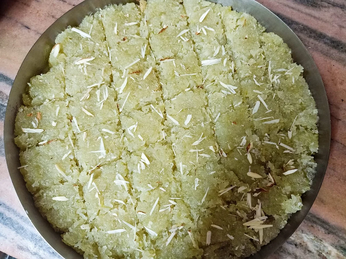 Vrat Special Recipe : लौकी और नारियल की बर्फी