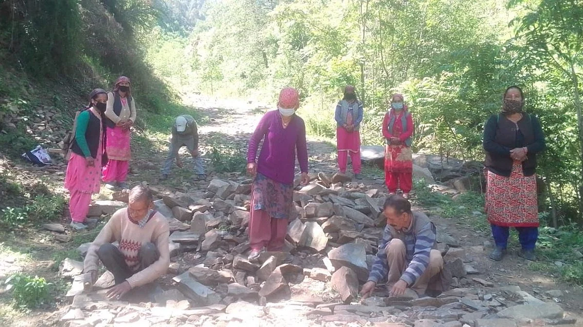 मनरेगा बना ग्रामीणों का सहारा, सात लाख नए लोगों को मिला रोजगार