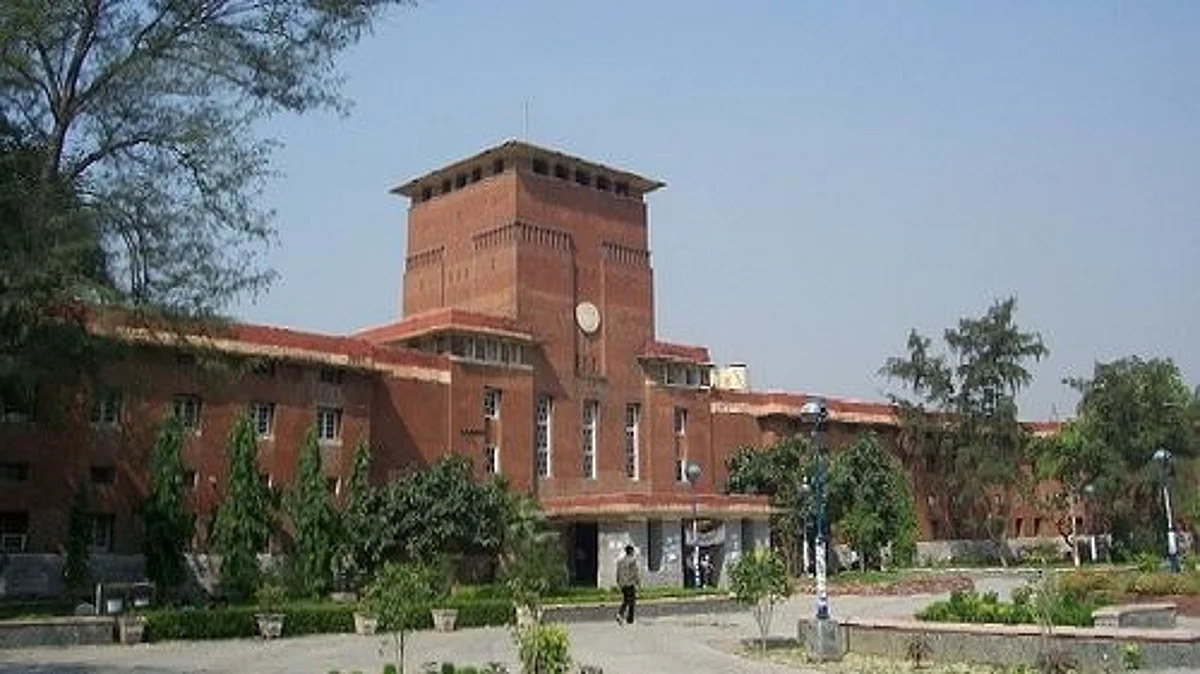 दिल्ली अधीनस्थ सेवा चयन बोर्ड परीक्षा तत्काल स्थगित करे सरकार: डीयू टीचर्स
