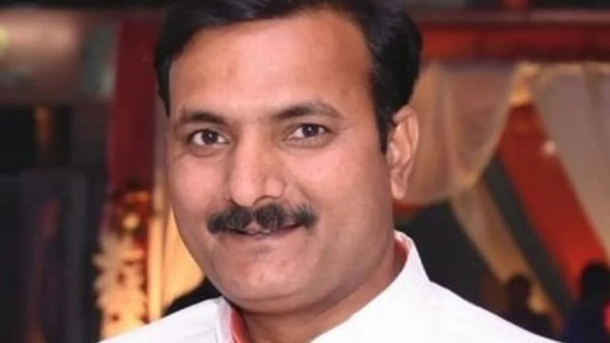 चुनाव ड्यूटी के कारण मौत होने पर यूपी शिक्षकों के परिजनों को नौकरी: बेसिक शिक्षा मंत्री सतीश द्विवेदी