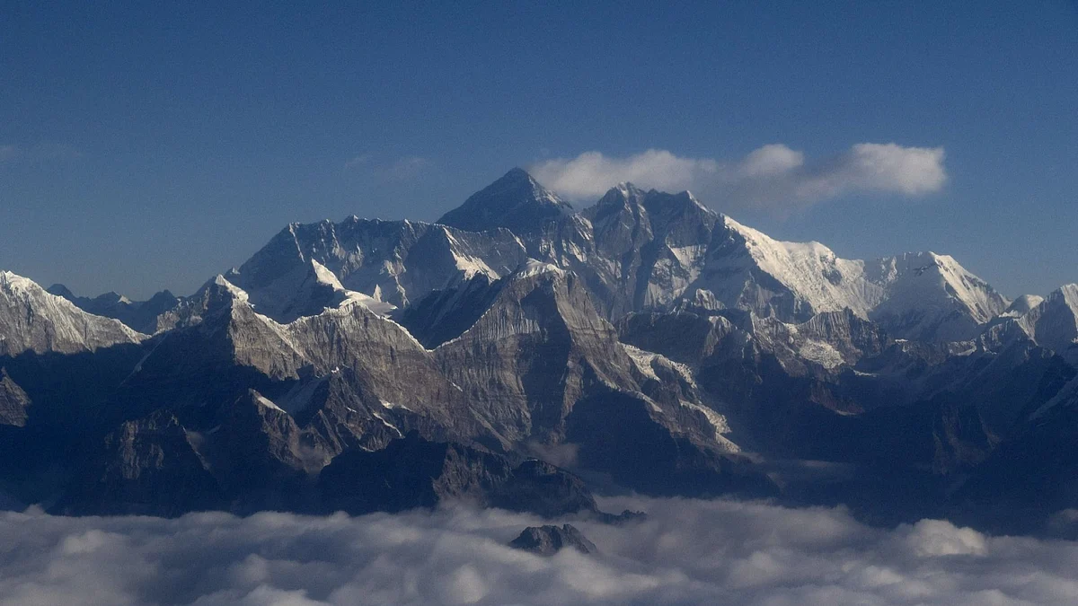 माउंट एवरेस्ट में 2021 क्लाइंबिंग सीजन की पहली मौत दर्ज