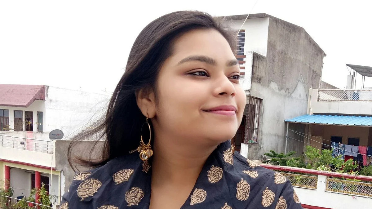 कोरोनाकाल में जरूरतमंदो की आर्थिक तंगी दूर कर रही युवा शास्त्रीय नृत्यांगना विभू बाजपेयी