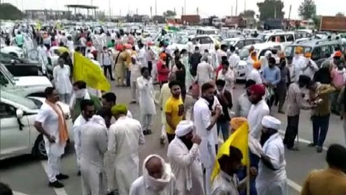 किसान आंदोलन: करनाल से करीब 3 हजार गाड़ियां सिंघु बॉर्डर पहुंचीं
