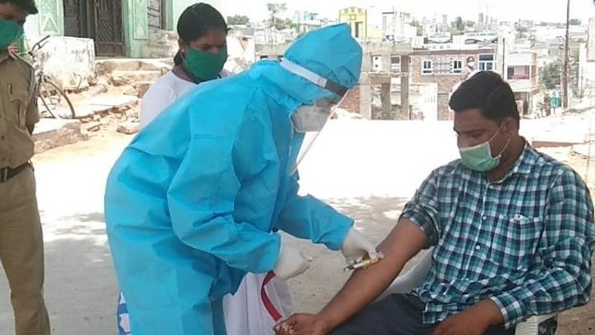 तेजी से गिरे यूपी के मामले, 25 दिन में 75 फीसदी घटा संक्रमण