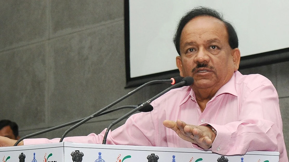 हर्षवर्धन ने आरएमएल अस्पताल में कोविड संबंधी तैयारियों की समीक्षा की