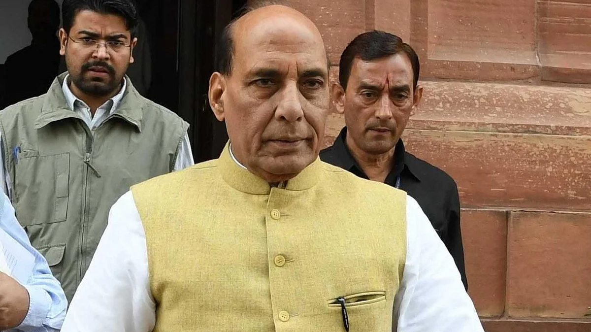 राजनाथ ने सशस्त्र बलों की ओर से चलाए जा रहे कोविड राहत अभियान की समीक्षा की