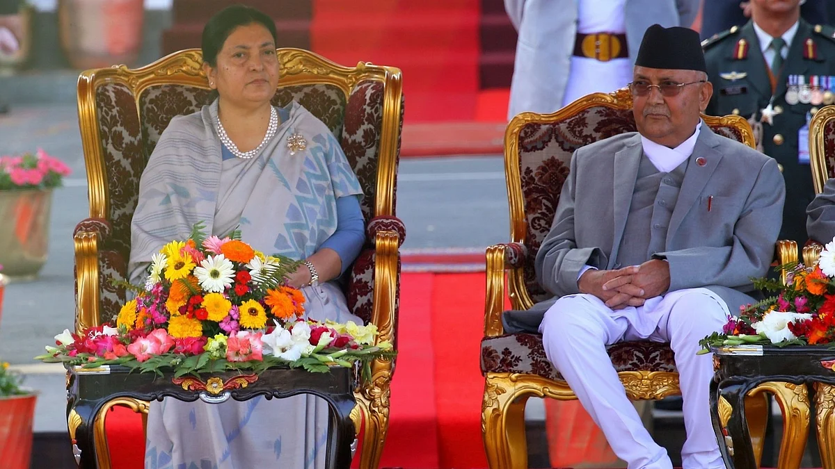 ओली के संसद भंग करने के बाद नेपाल में विपक्ष का हंगामा