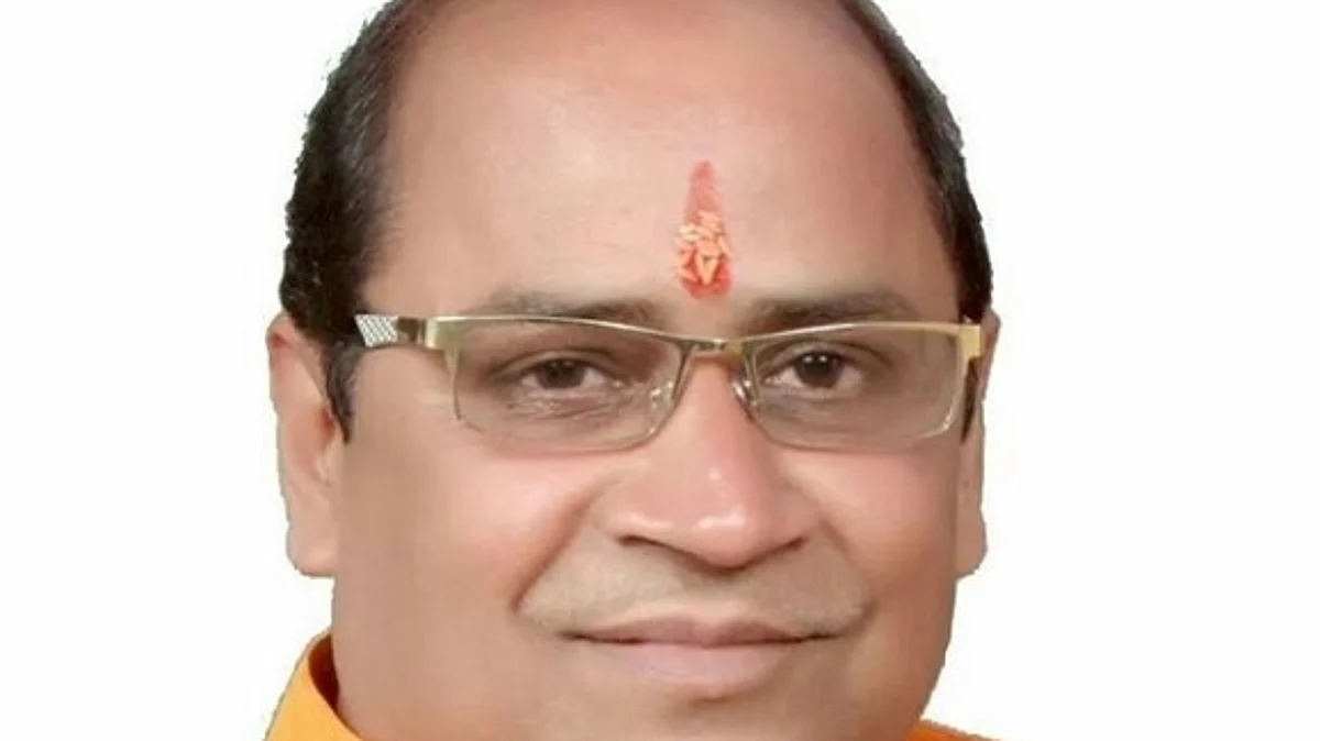 कानपुर में बीजेपी विधायक के घर पर बम फेंका