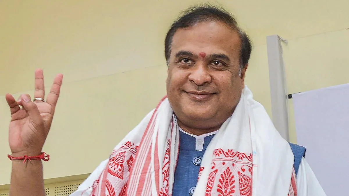 हिमंत बिस्वा सरमा ने असम के नए मुख्यमंत्री के तौर पर शपथ ली