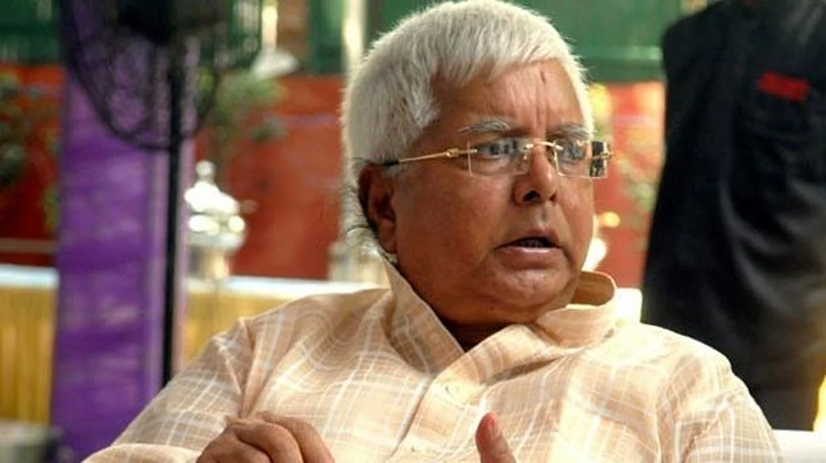 लालू ने कहा,'गंगा मैया की गोद में शवों का अंबार' तेजस्वी बोले,'आंकडों में फर्जीवाड़ा'