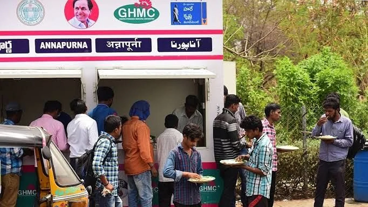 हैदराबाद में अन्नपूर्णा कैंटीन में जरूरतमंदों के लिए मुफ्त भोजन