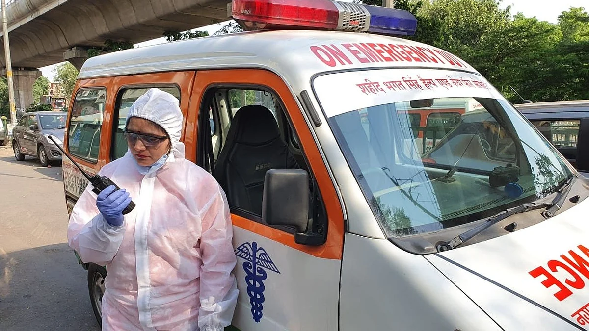 कैंसर पीड़ित होने के बावजूद दिनरात कर रही कोरोना मरीजों की सेवा