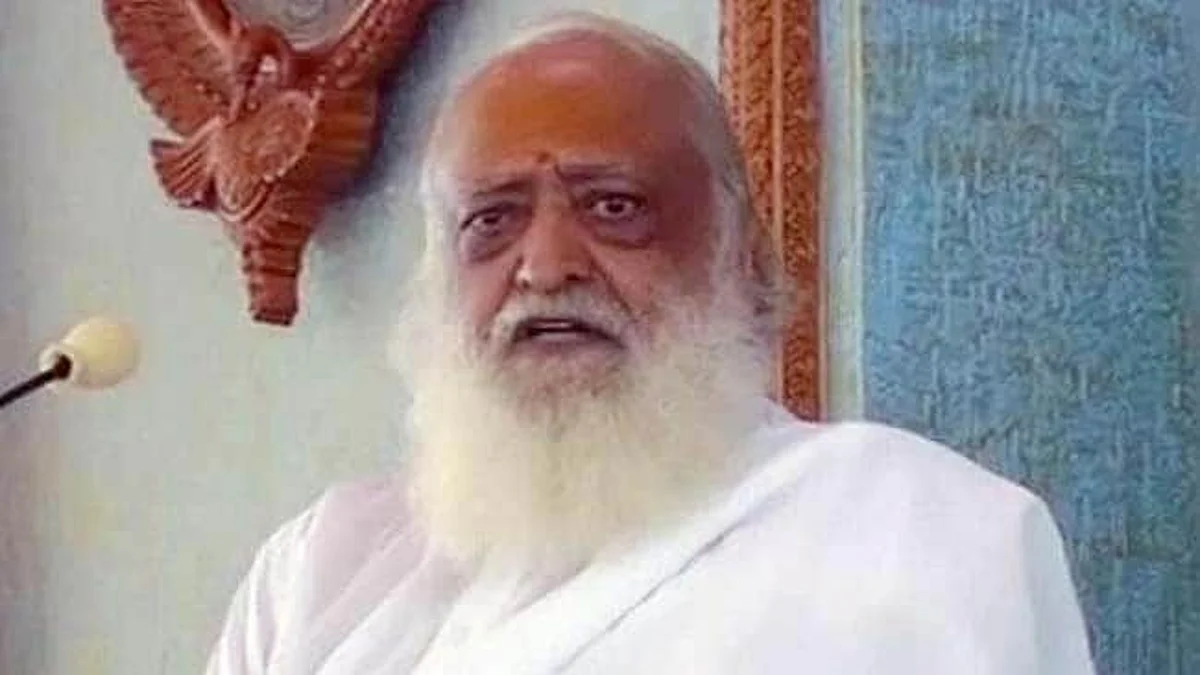 रेप के आरोपी आसाराम बापू वेंटिलेटर पर रखे गए, कोरोना संक्रमण के बाद तबीयत और बिगड़ी