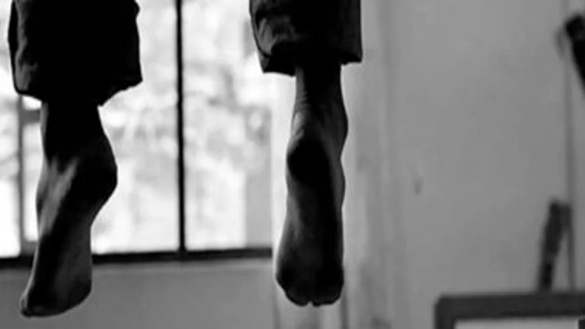लखनऊ: सूचना विभाग में सोशल मीडिया सेल को संभालने वाली एक निजी कंपनी के 28 वर्षीय कर्मचारी ने की खुदकुशी
