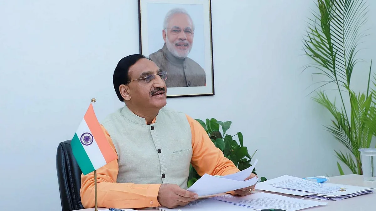 निशंक की अपील पर 2500 कोरोना पीड़ितों को मिली कोरोनिल किट