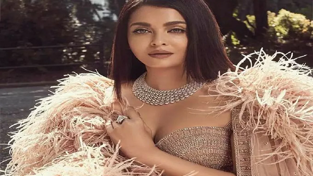 फैशन मैगजीन के लिए बनी थीं कवर गर्ल, लहंगा पहन जब ऐश्वर्या राय बच्चन ने बिखेरा था हुस्न का जलवा