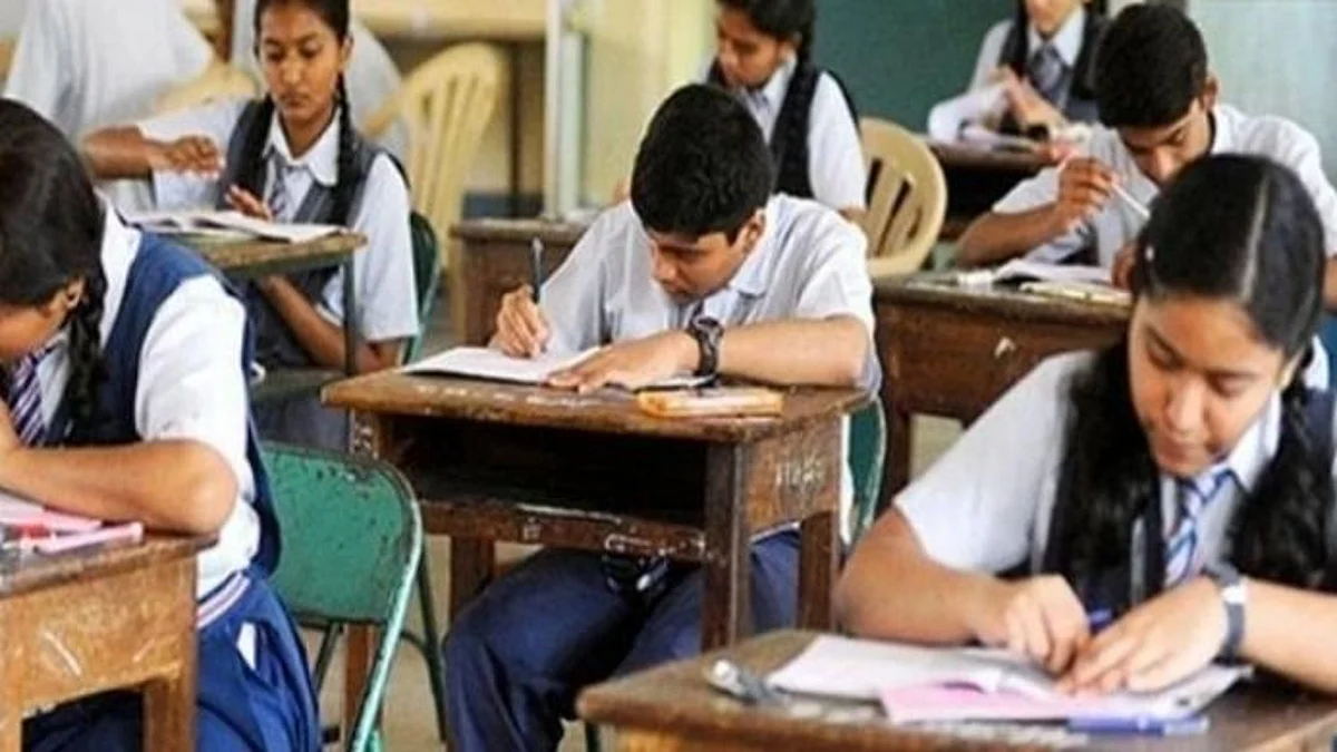 यूपी बोर्ड के छात्रों को देनी होंगी और अधिक परीक्षाएं