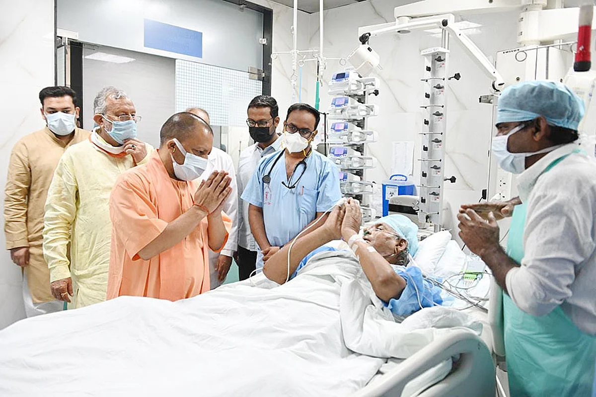 कल्याण सिंह की हालत बिगड़ी, योगी मिलने पहुंचे